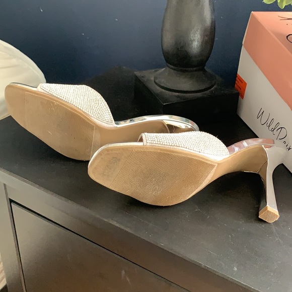 DSW - Picture 3 of 4